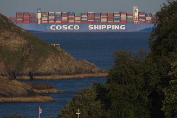 27 July 2019 - 19-46-57.jpg
Not quite all 399.9m of container ship Cosco Shipping Nebula is visible as she passes the end of the river Dart heading to Suez from Rotterdam.
#CoscoShippingNebula #CoscoNebula